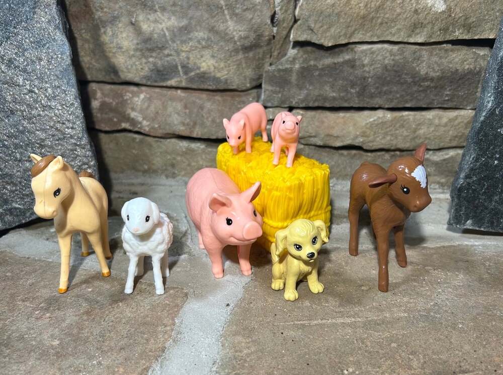 Barbie Farm Animals Lot puppy Pony,Calf , Pig and Piglets and a little lamb hay